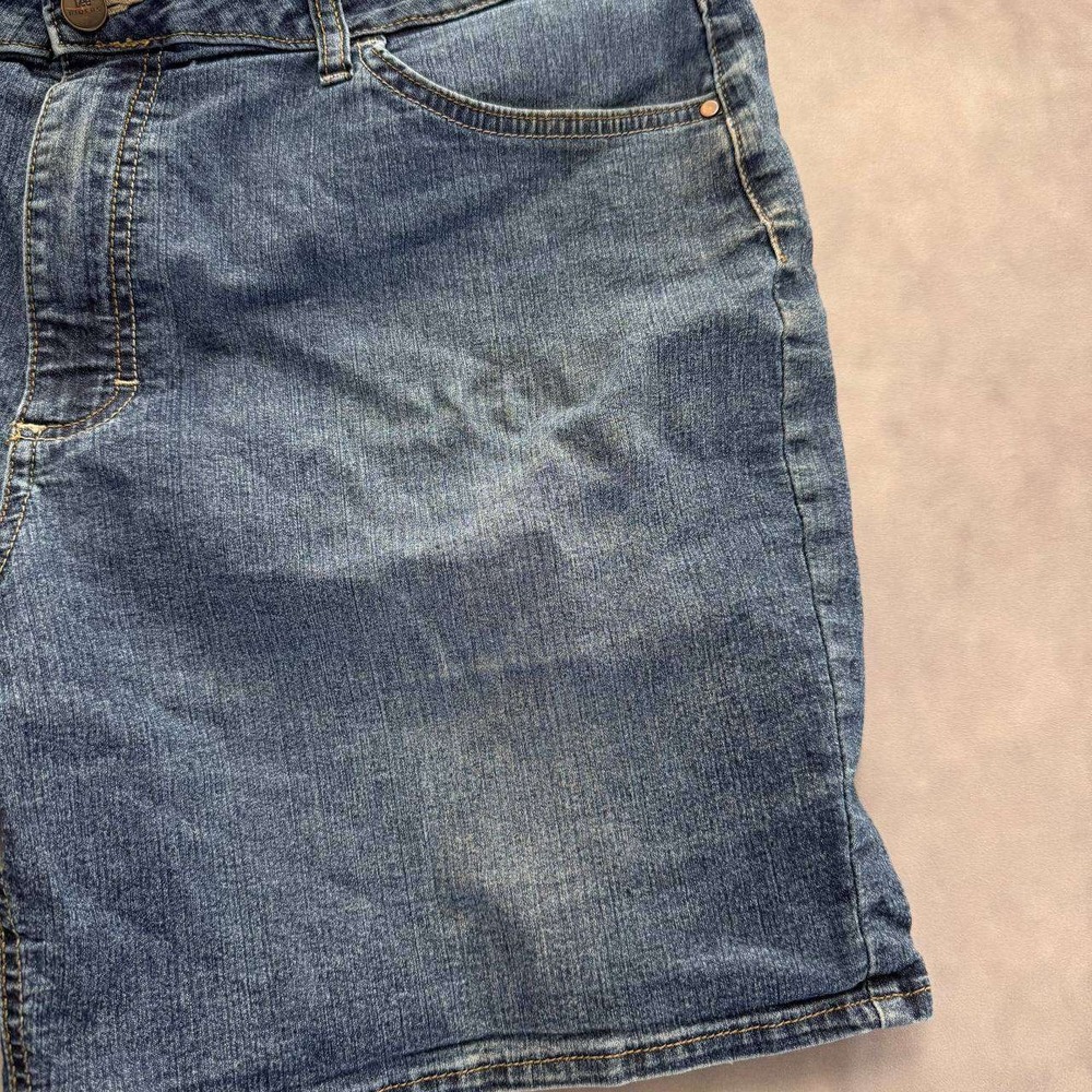 Lee Riders Denim Shorts Womens 20M Blue Excellent Midrise Stretch Jean Shorts - Picture 3 of 11